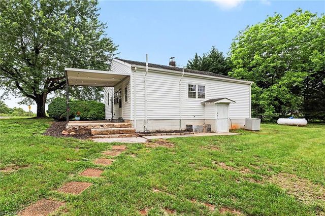 3389 NC Highway 704 E, Lawsonville, NC 27022