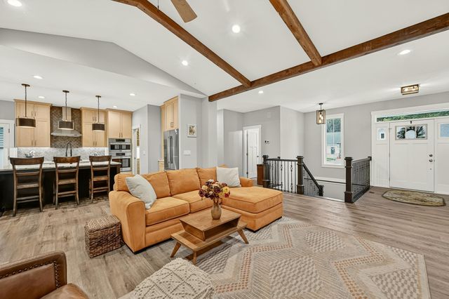 4184 Stone Point Drive NE, Rochester, MN 55906