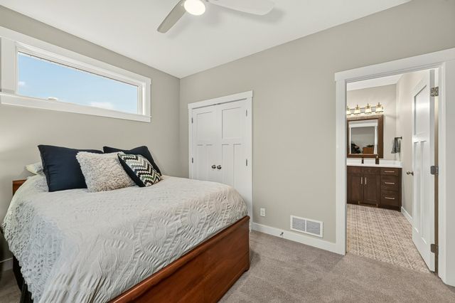 4184 Stone Point Drive NE, Rochester, MN 55906