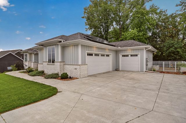 4184 Stone Point Drive NE, Rochester, MN 55906