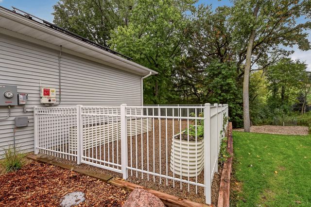 4184 Stone Point Drive NE, Rochester, MN 55906