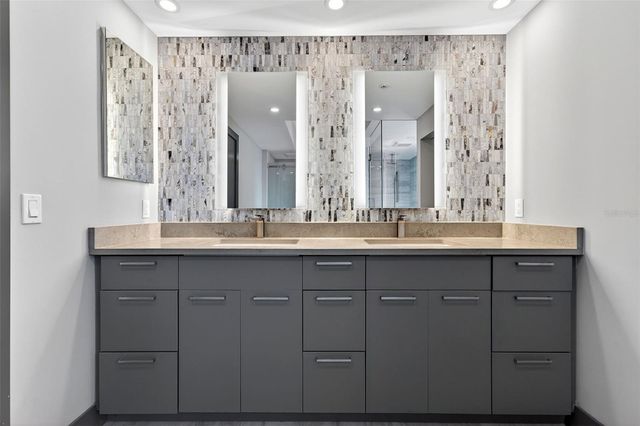 800 N TAMIAMI TRAIL 1217, Sarasota, FL 34236