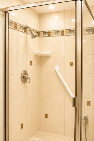 17914 Magnolia Boulevard 210, Encino, CA 91316