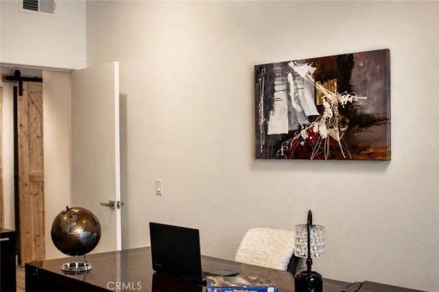 17914 Magnolia Boulevard 210, Encino, CA 91316