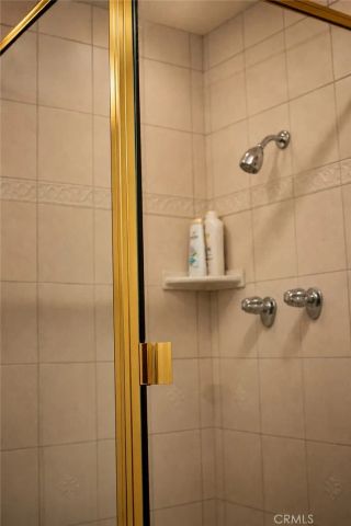 17914 Magnolia Boulevard 210, Encino, CA 91316