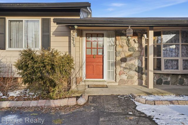 7335 Coach Lane, West Bloomfield Charter Township, MI 48322