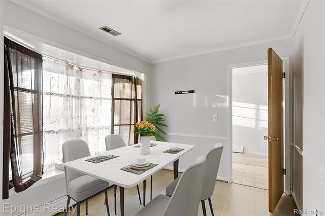 7335 Coach Lane, West Bloomfield Charter Township, MI 48322