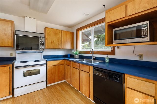 1287 Hideaway Lane, Oak Harbor, WA 98277