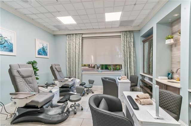 6920 Bent Grass DR, Naples, FL 34113