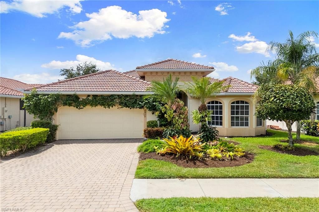 6920 Bent Grass DR, Naples, FL 34113
