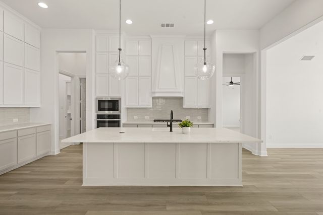 2608 Alyssa Street, Burleson, TX 76028