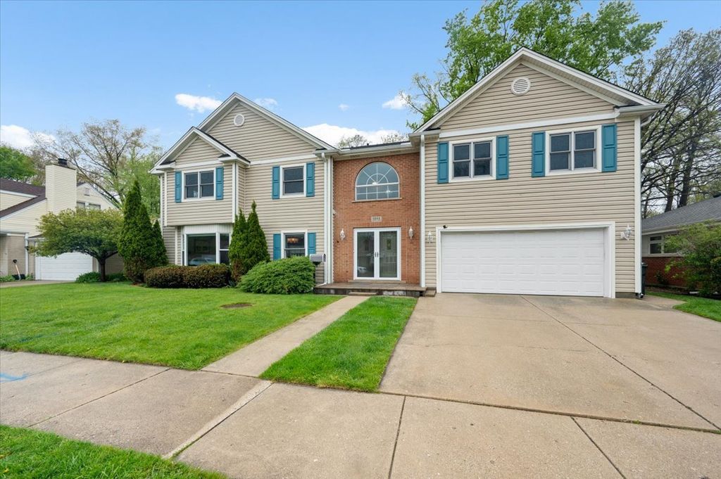 Image 1 of property listing at 5844 Capri Lane, Morton Grove, IL 60053