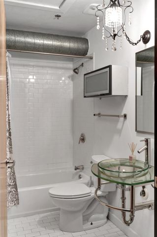 239 Rep John Lewis Way N Apt 201, Nashville, TN 37219