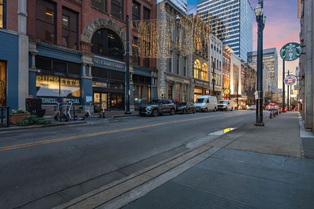 239 Rep John Lewis Way N Apt 201, Nashville, TN 37219