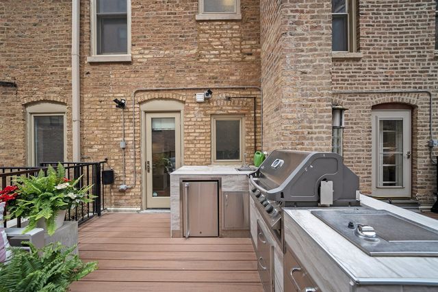 2113 N Clark Street, Chicago, IL 60614