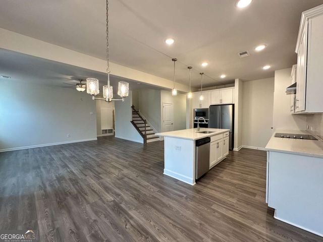 24 Knollwood Way NW, Cartersville, GA 30121