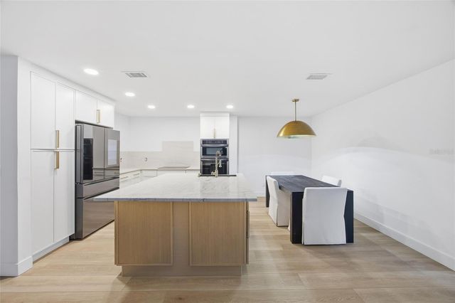 13025 VILLAGE CHASE CIRCLE, Tampa, FL 33618