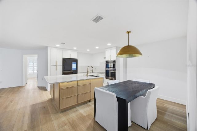 13025 VILLAGE CHASE CIRCLE, Tampa, FL 33618