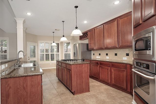 79 French Oaks, The Woodlands, TX 77382