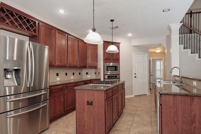 79 French Oaks, The Woodlands, TX 77382