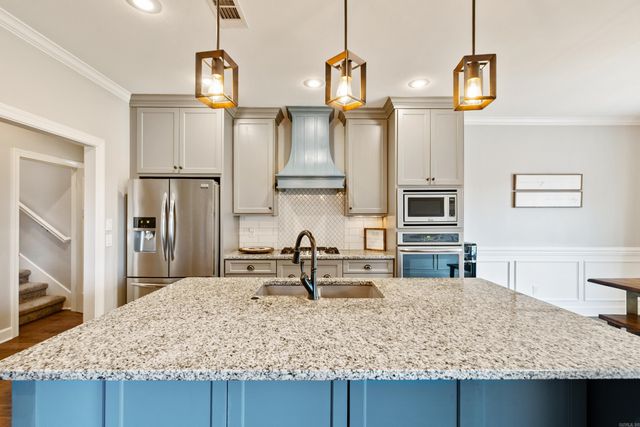 2401 Aberdeen Drive, Bryant, AR 72019