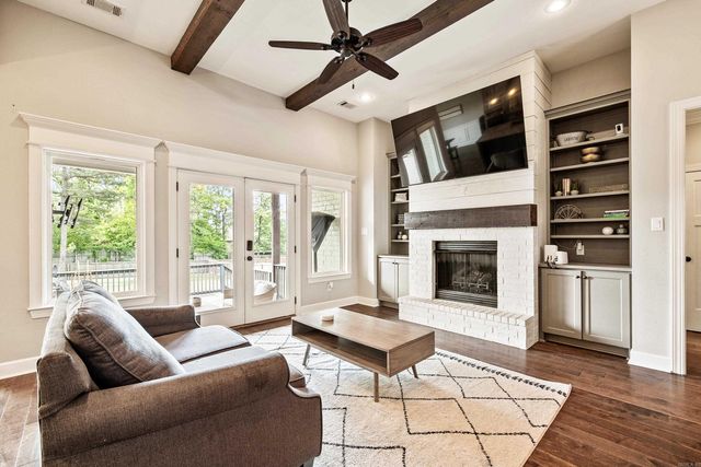 2401 Aberdeen Drive, Bryant, AR 72019