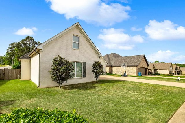 2401 Aberdeen Drive, Bryant, AR 72019