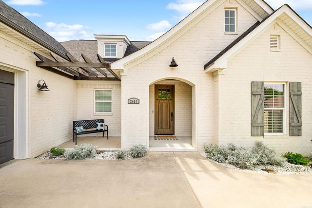 2401 Aberdeen Drive, Bryant, AR 72019