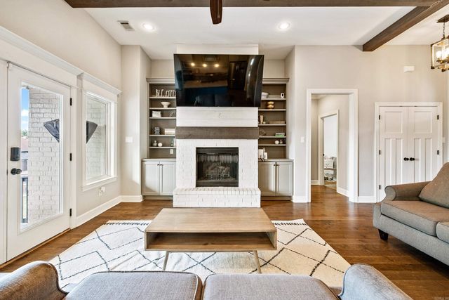 2401 Aberdeen Drive, Bryant, AR 72019