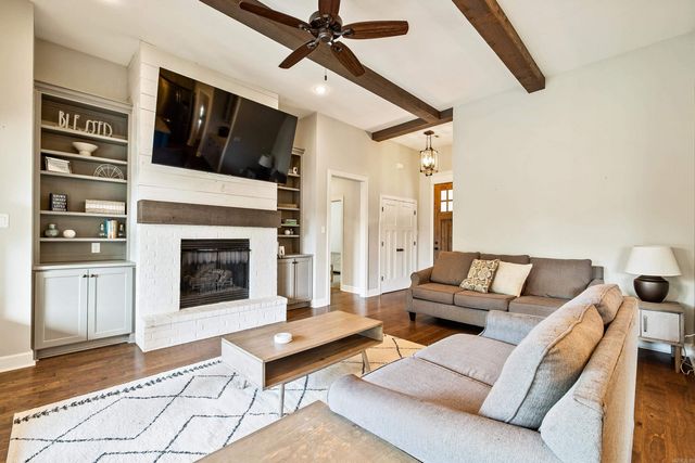 2401 Aberdeen Drive, Bryant, AR 72019