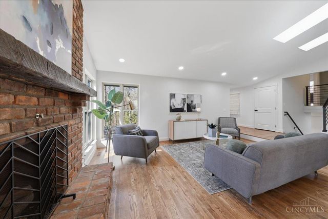 984 Woodcreek Drive, Miami Twp, OH 45150