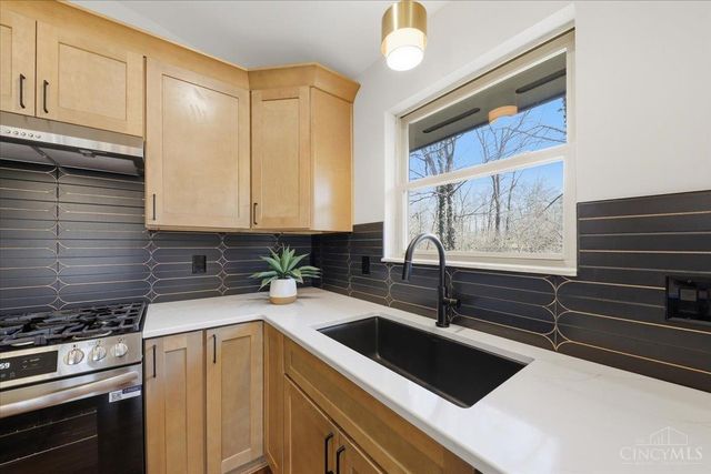 984 Woodcreek Drive, Miami Twp, OH 45150