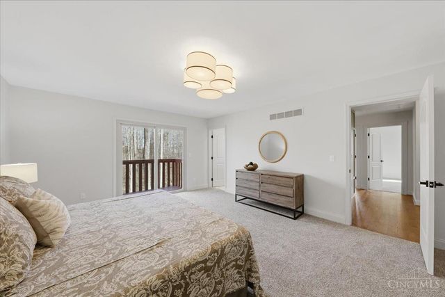 984 Woodcreek Drive, Miami Twp, OH 45150