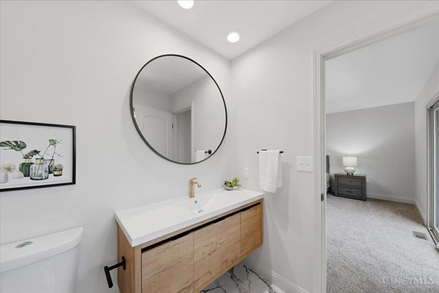 984 Woodcreek Drive, Miami Twp, OH 45150