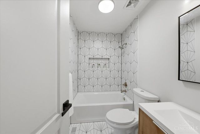 984 Woodcreek Drive, Miami Twp, OH 45150