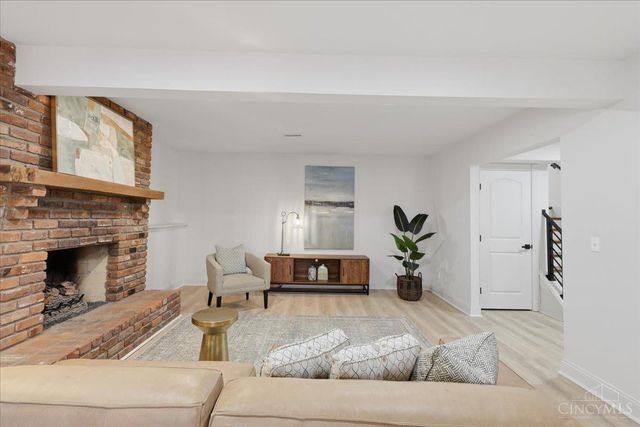 984 Woodcreek Drive, Miami Twp, OH 45150