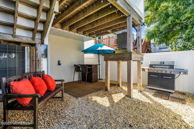 14 Seadrift Avenue, Highlands, NJ 07732