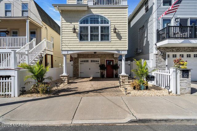 14 Seadrift Avenue, Highlands, NJ 07732