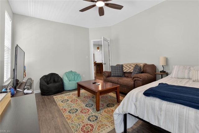 513 Simpson LN, Chesapeake, VA 23323
