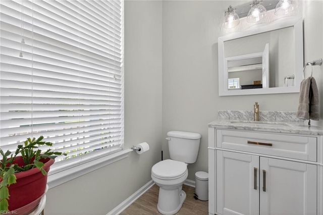 513 Simpson LN, Chesapeake, VA 23323
