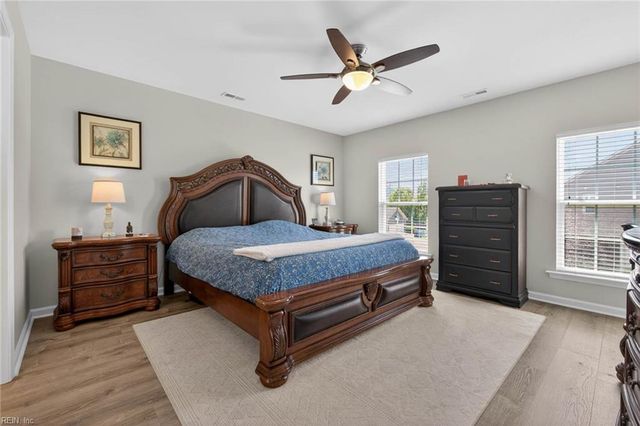 513 Simpson LN, Chesapeake, VA 23323
