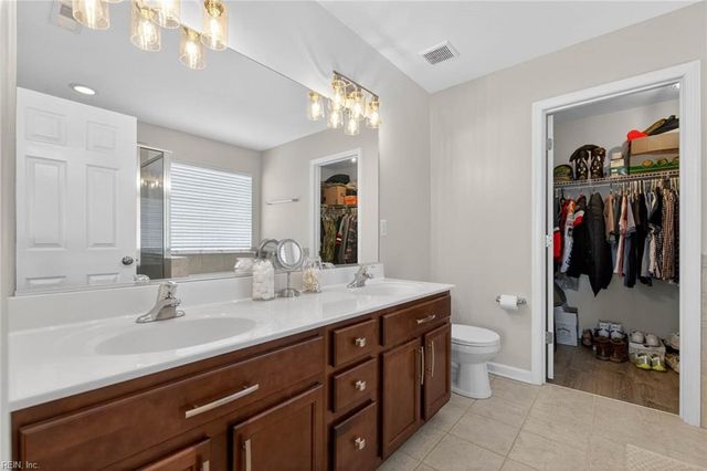 513 Simpson LN, Chesapeake, VA 23323