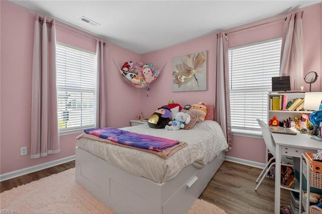 513 Simpson LN, Chesapeake, VA 23323