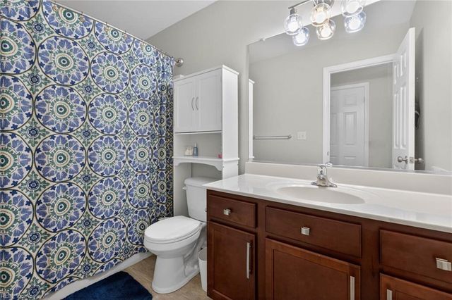 513 Simpson LN, Chesapeake, VA 23323