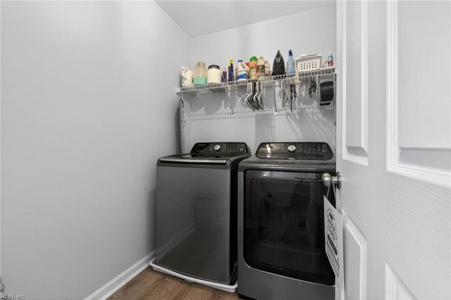 513 Simpson LN, Chesapeake, VA 23323