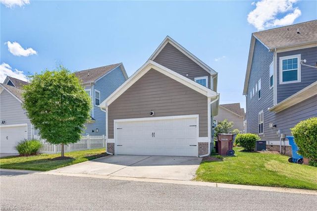 513 Simpson LN, Chesapeake, VA 23323