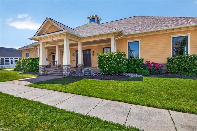 513 Simpson LN, Chesapeake, VA 23323