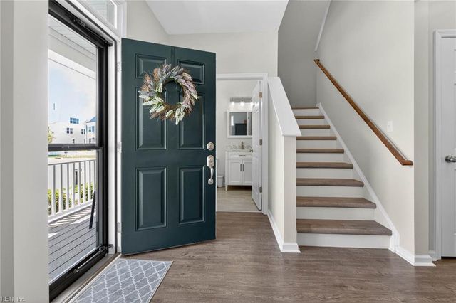 513 Simpson LN, Chesapeake, VA 23323