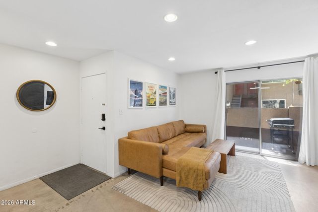 5525 E THOMAS Road R9, Phoenix, AZ 85018