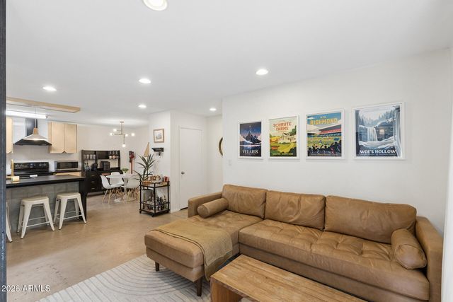 5525 E THOMAS Road R9, Phoenix, AZ 85018